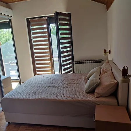 Villa 10 *